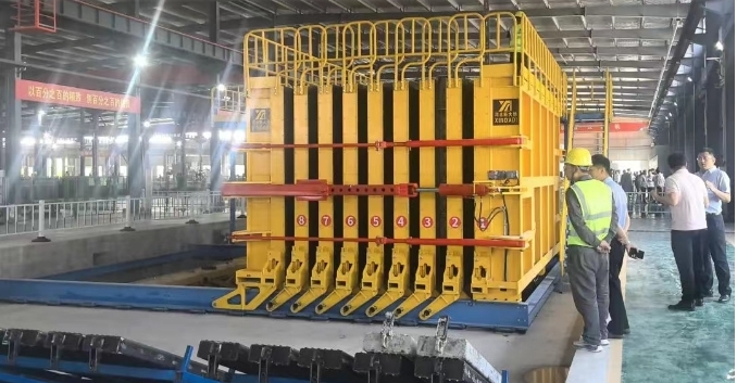 二度攜手|預(yù)制墻板成組立模生產(chǎn)裝備投產(chǎn)